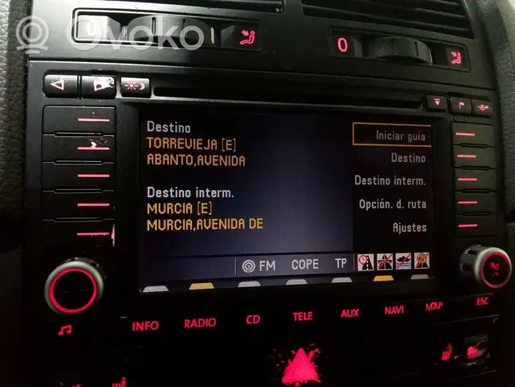 Volkswagen Touareg I Stacja multimedialna GPS / CD / DVD 7L6035191N