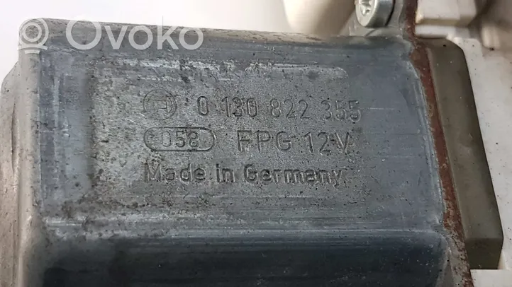 Opel Astra H Elektryczny podnośnik szyby drzwi 13193232