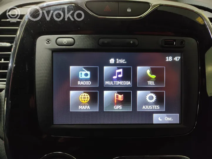 Renault Captur Stacja multimedialna GPS / CD / DVD 281154270R