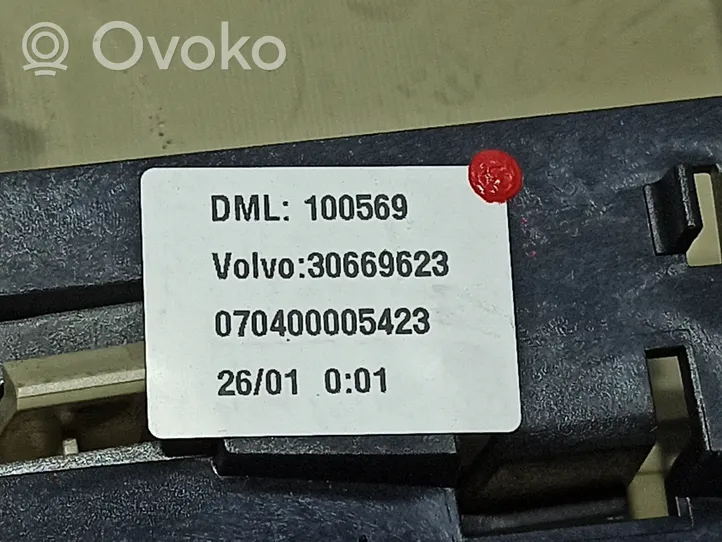 Volvo XC90 Światło fotela przedniego 