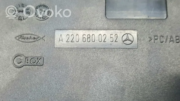 Mercedes-Benz S W220 Auton tuhkakuppi A2208100830