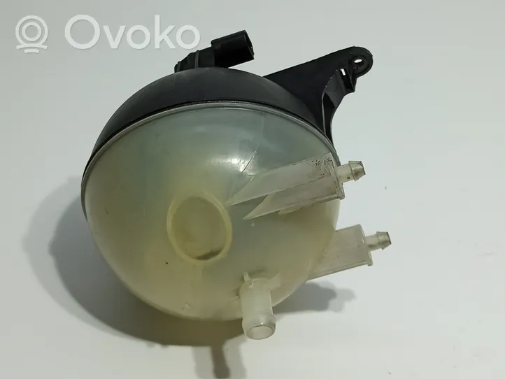 Mercedes-Benz A W169 Coolant expansion tank/reservoir 1695000149