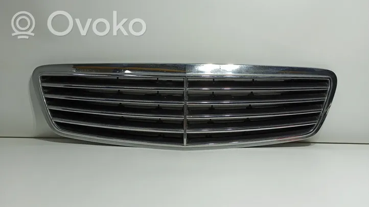 Mercedes-Benz S W220 Maskownica / Grill / Atrapa górna chłodnicy A22088003839040