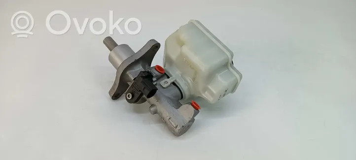 Volkswagen Touran II Master brake cylinder 