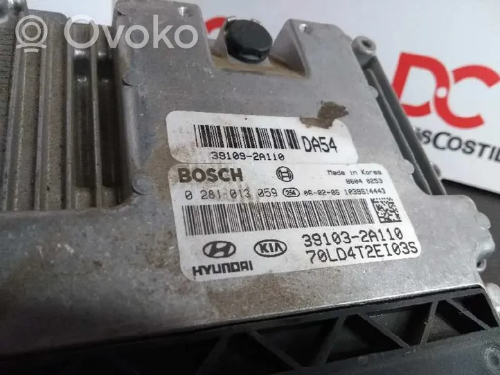 KIA Cerato Unidad de control/módulo del motor 0281013059