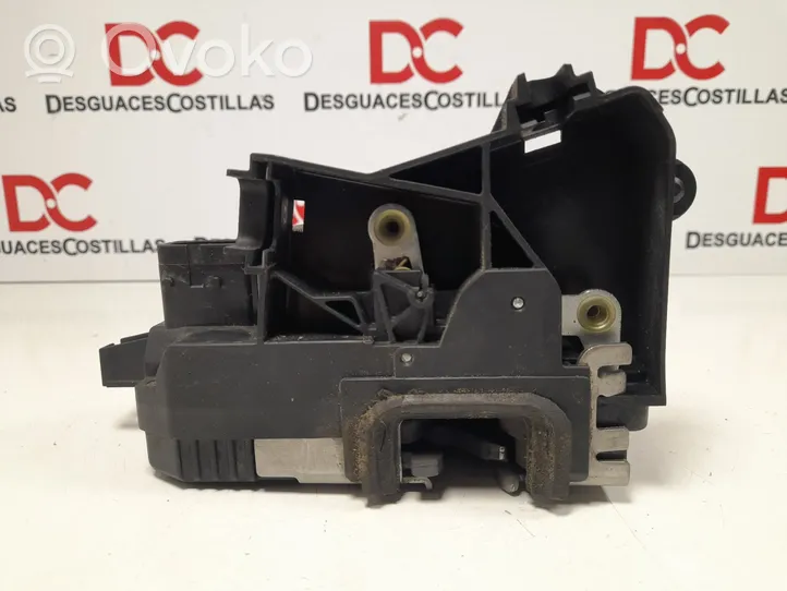 Opel Vectra C Front door lock 24447340