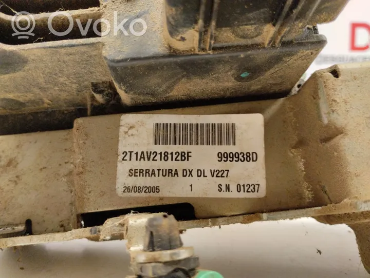 Ford Connect Durų spyna (dvidurio) 2T1AV21812BF