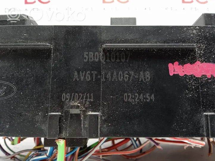 KIA Carnival Fuse module AV6T14A067AB