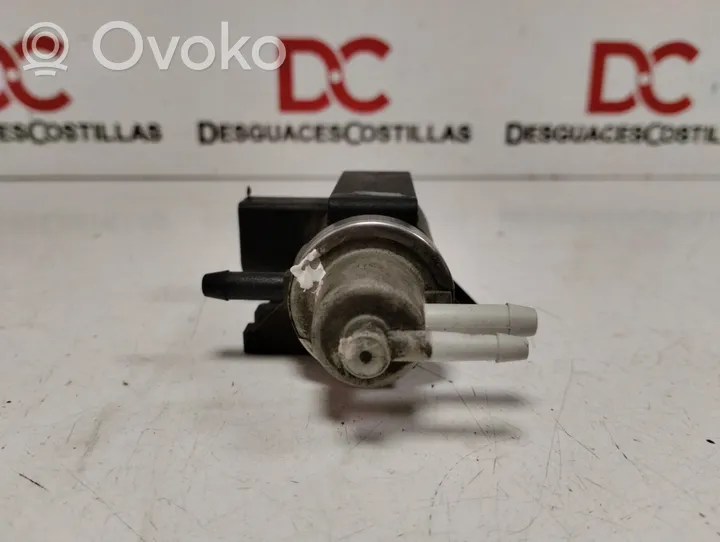 Volkswagen Golf IV Vacuum valve 1J0906627A