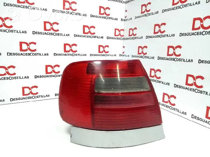 Audi A4 S4 B5 8D Lampa tylna 8D0945095G