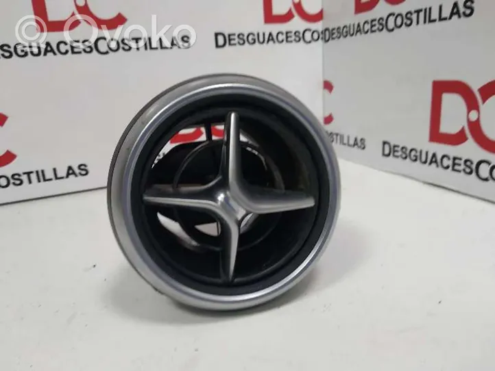 Mercedes-Benz A W176 Centrinės oro grotelės A1768300754