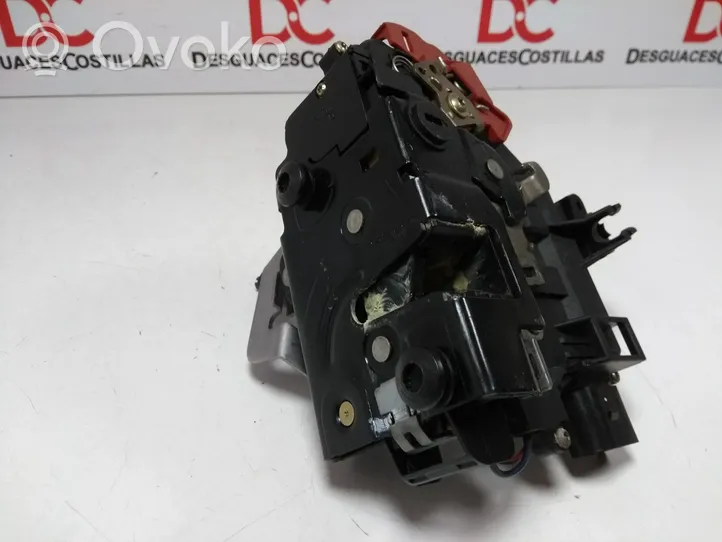 Audi A4 S4 B6 8E 8H Etuoven lukko 8E0839015C