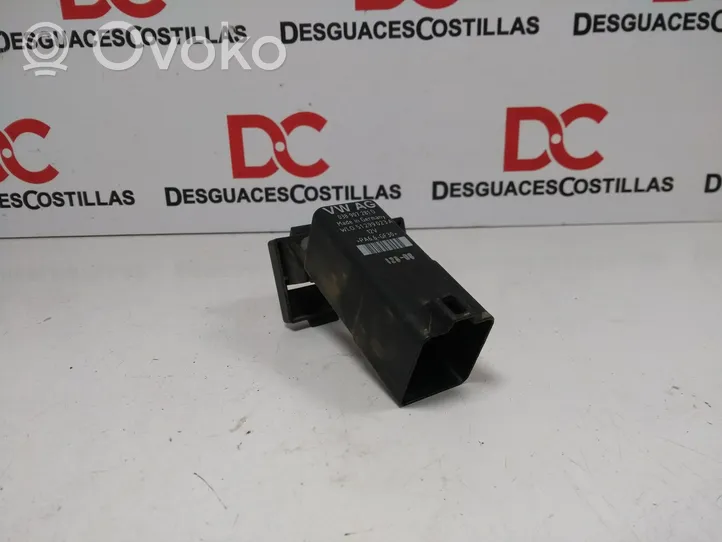 Volkswagen Tiguan Relais de bougie de préchauffage 038907281D