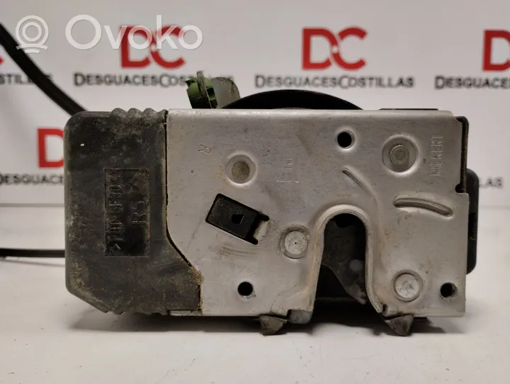 Opel Zafira A Front door lock 24414117