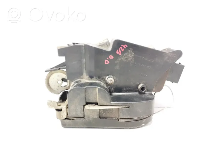 Mercedes-Benz Vaneo W414 Front door lock A4147201135