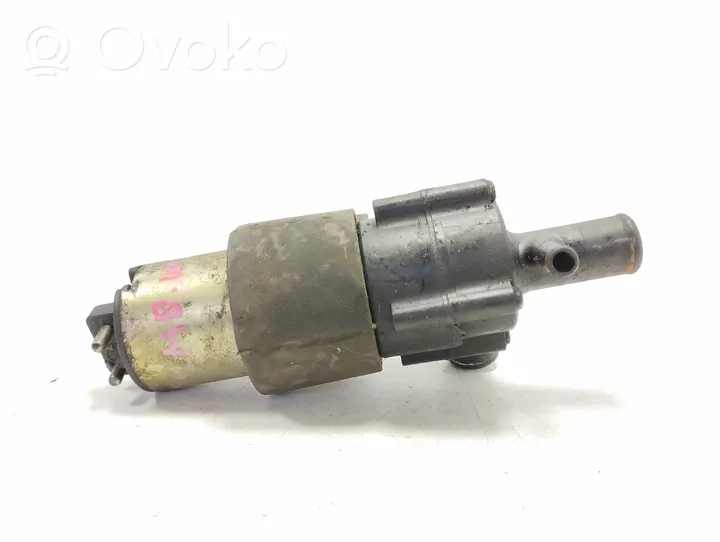 Mercedes-Benz E W124 Water pump 0018352564