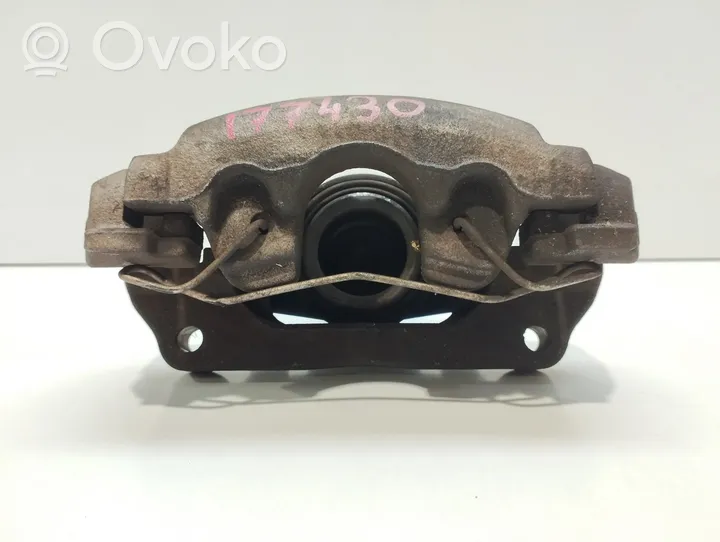 Renault Clio IV Zacisk hamulcowy przedni 410018218R