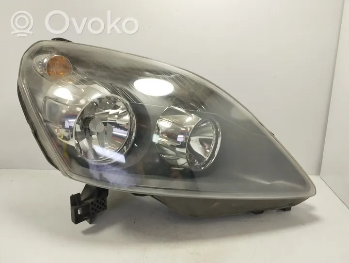 Opel Zafira B Lampa przednia 24451053