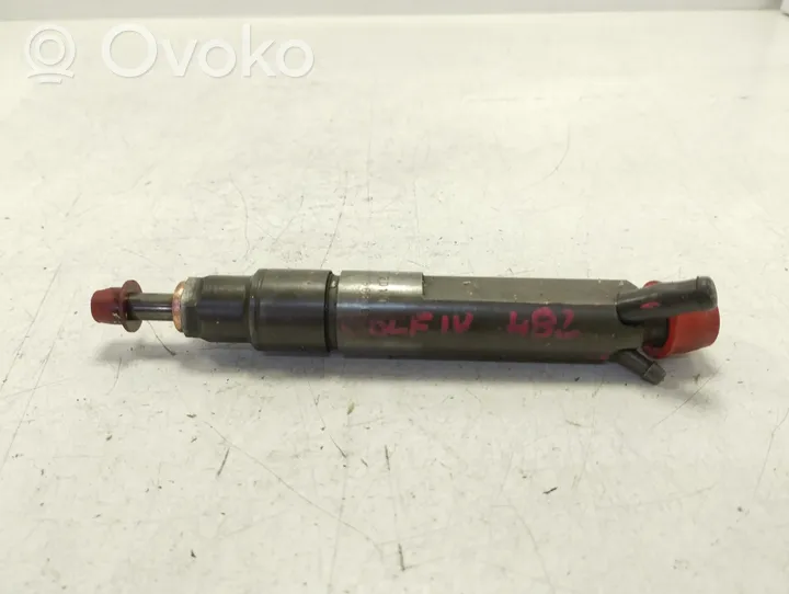 Volkswagen Golf IV Injecteur de carburant 028130201T