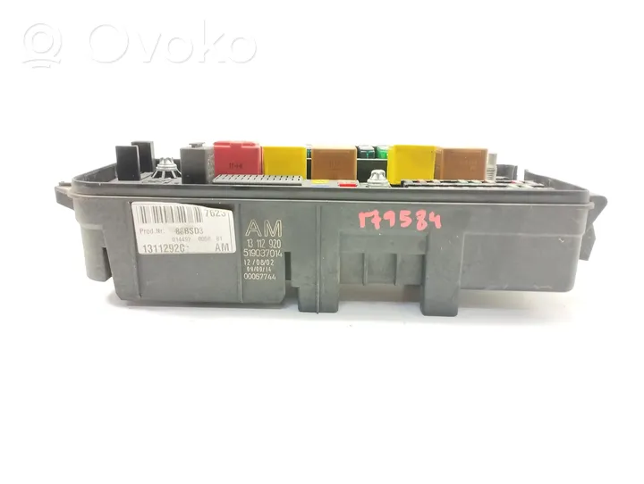 Opel Vectra C Fuse module 13112920AM