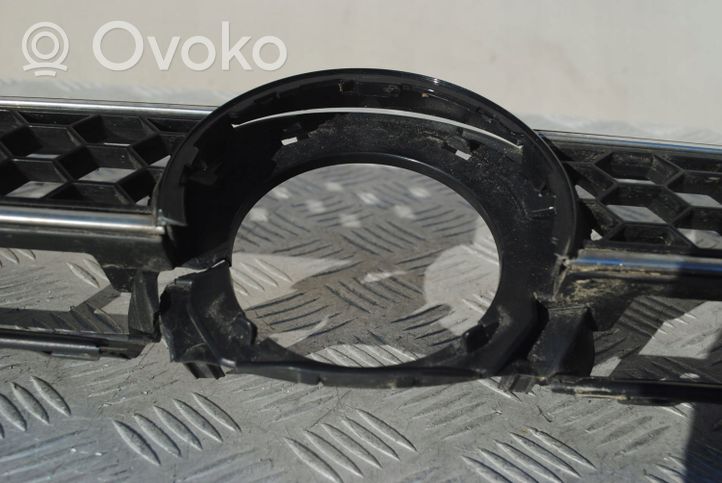 Volkswagen Golf VI Griglia superiore del radiatore paraurti anteriore 5K0853653N