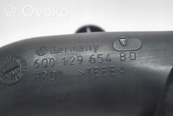 Volkswagen Polo IV 9N3 Wąż / Rura intercoolera 6Q0129654BD