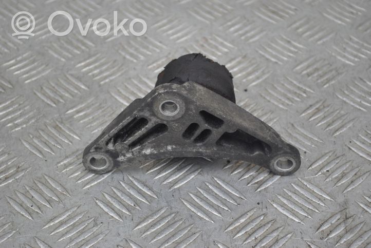 Audi A4 S4 B7 8E 8H Supporto di montaggio del motore 8E0199343P