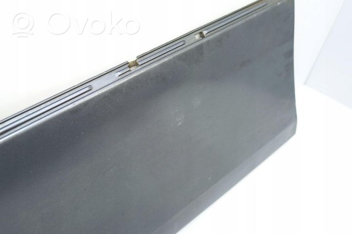 Mercedes-Benz E W124 Front door trim (molding) LISTWA DRZWI LEWY PRZÓD M