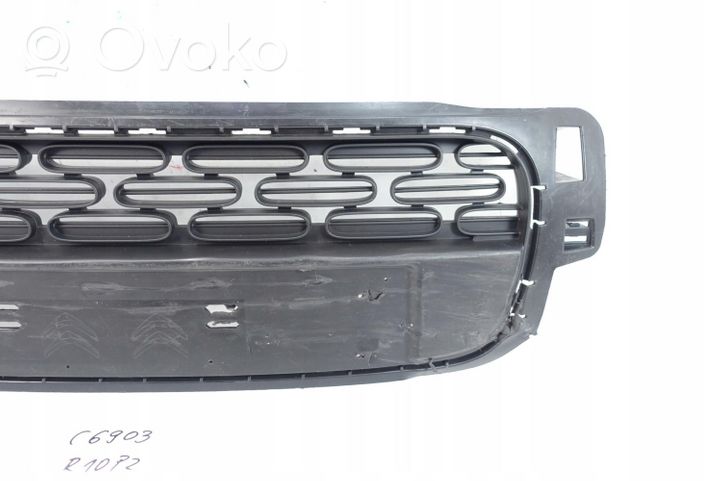Citroen C3 Griglia superiore del radiatore paraurti anteriore 9812061877 KRATKA ATRAPA 