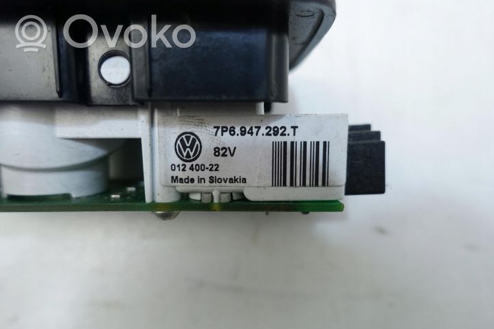 Volkswagen Touareg III Consola de luz del techo 7P6947292T LAMPKA KABINY 