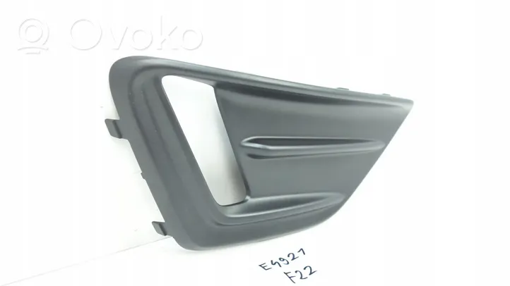 Volvo XC60 Front bumper lower grill KRATKA