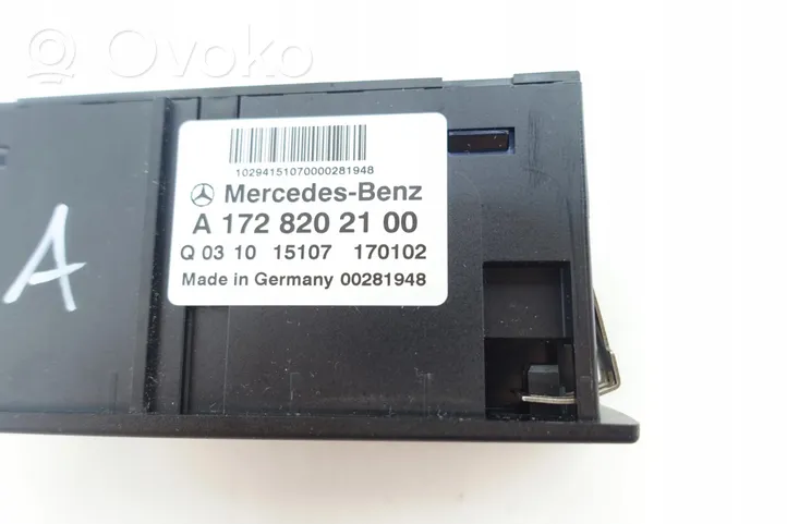Mercedes-Benz A W176 Gniazdo / Złącze USB A1728202100