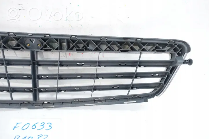 Mercedes-Benz C W204 Maskownica / Grill / Atrapa górna chłodnicy MERCEDES