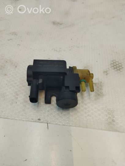 BMW 5 G30 G31 Solenoidinis vožtuvas 8589117