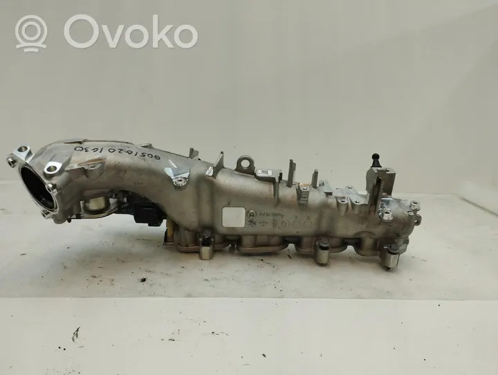 BMW 5 G30 G31 Collettore di aspirazione 7925777