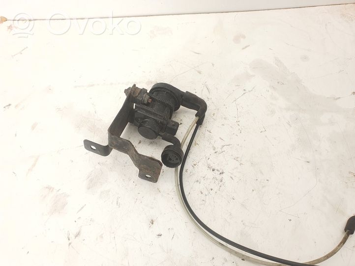 Opel Frontera B Vacuum valve 4522371