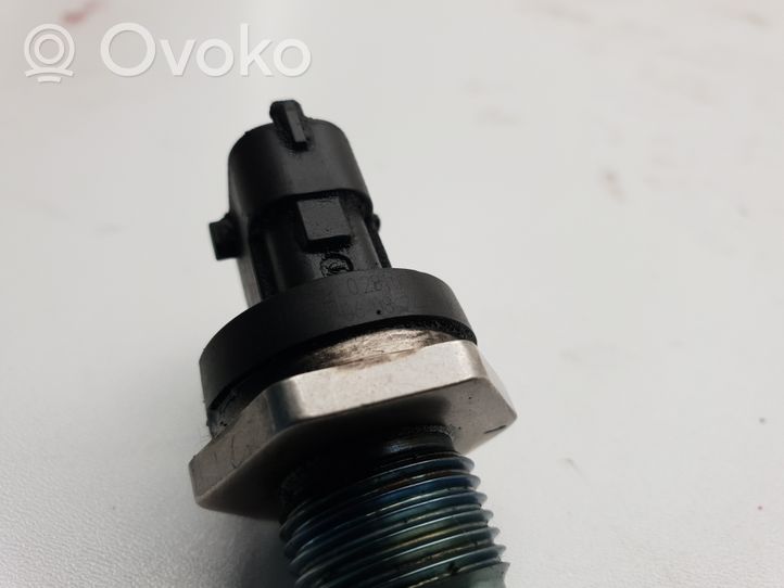 Volvo XC90 Capteur de pression de carburant 0281002707