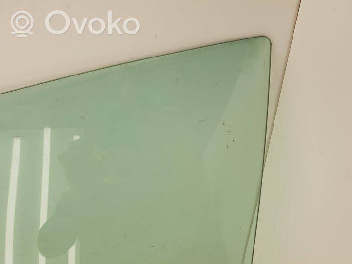 Volvo XC70 Front door window glass four-door 30779524