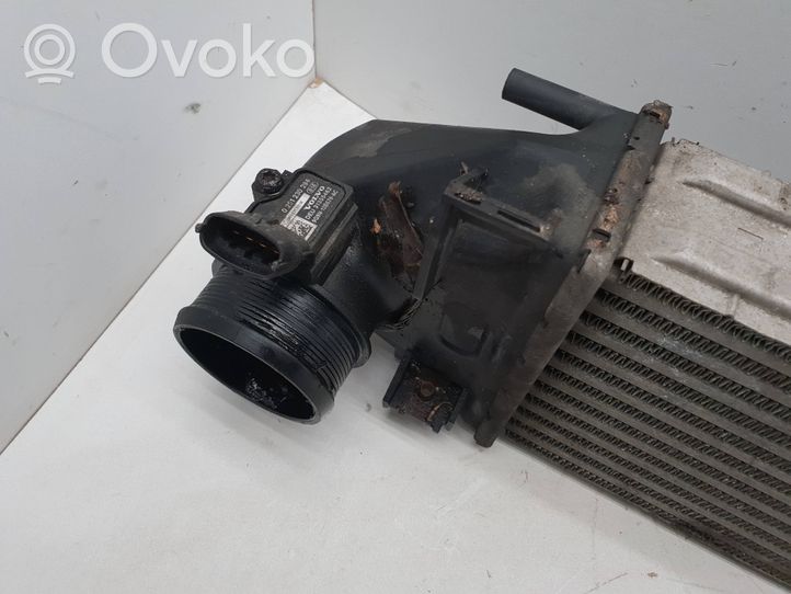 Volvo V60 Starpdzesētāja radiators 31338475