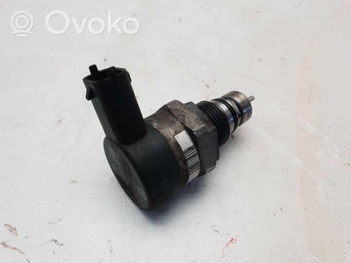 Volvo XC60 Fuel pressure regulator 31216313