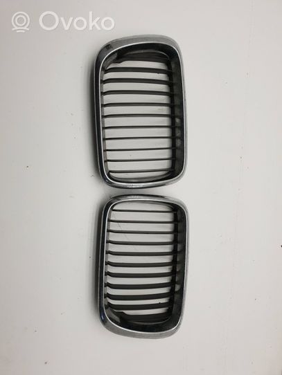 BMW 3 E36 Grille de calandre avant 8195093