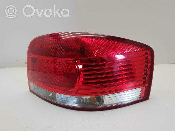 Audi A3 S3 8P Aizmugurējais lukturis virsbūvē 8P0945096A