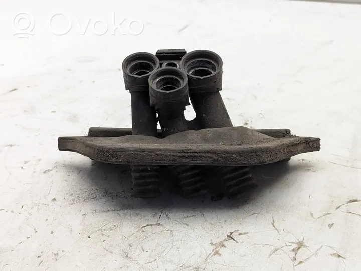 BMW 3 E36 Polttoaineputken letku 1393320