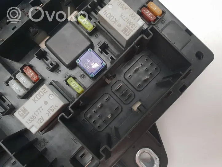 Opel Zafira C Fuse box set 365927271