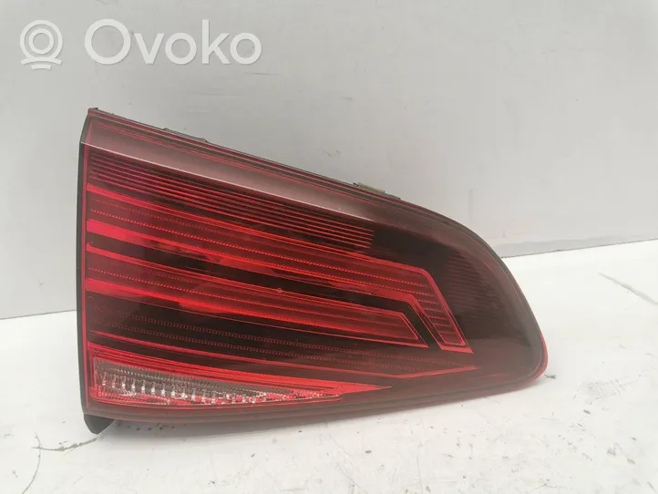 Volkswagen Golf VII Lampy tylnej klapy bagażnika 5G0945093AH