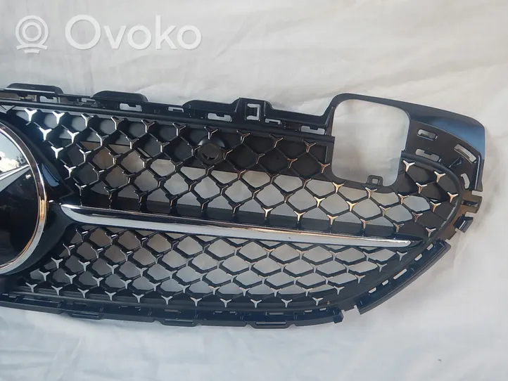 Mercedes-Benz C W206 Grille de calandre avant A2068882100