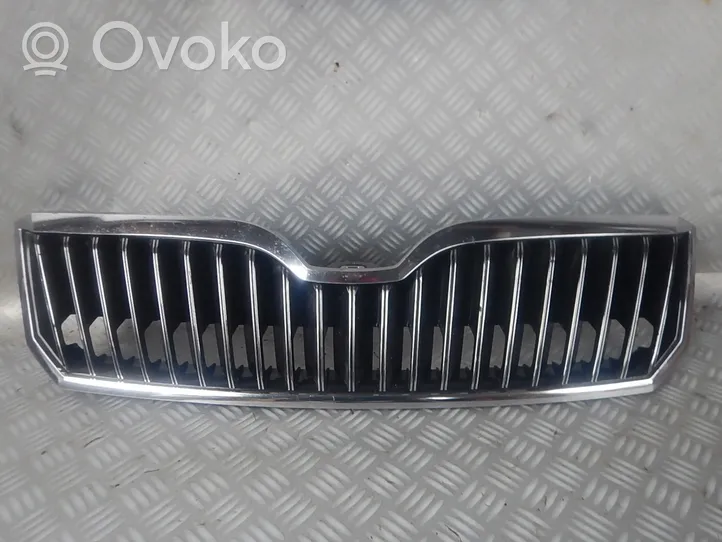 Skoda Superb B6 (3T) Grotelės viršutinės 3T0853668B