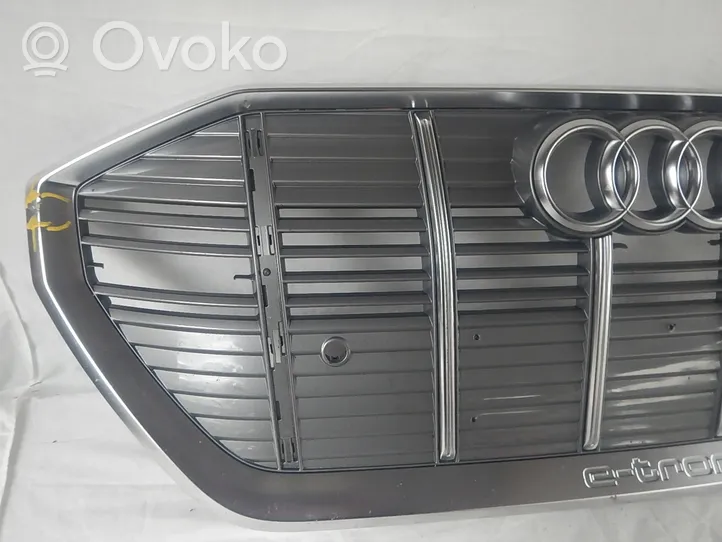 Audi e-tron Grille calandre supérieure de pare-chocs avant 4KE853651ABC