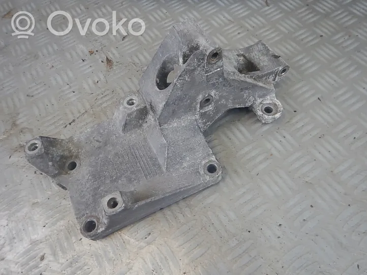 Skoda Fabia Mk1 (6Y) Supporto di montaggio scatola del cambio 036903143r