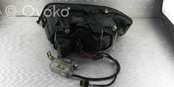 Audi A4 S4 B5 8D Lampa przednia 8D0941004AK